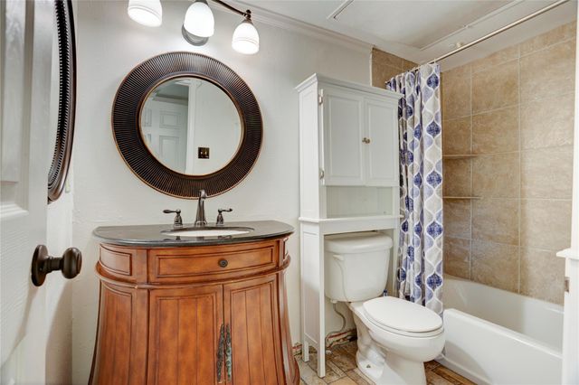 8020 Braesmain Drive 1806, Houston, TX 77025