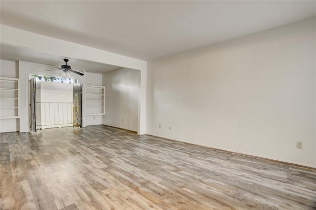 8020 Braesmain Drive 1806, Houston, TX 77025