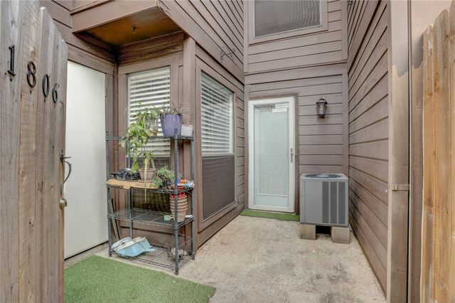 8020 Braesmain Drive 1806, Houston, TX 77025