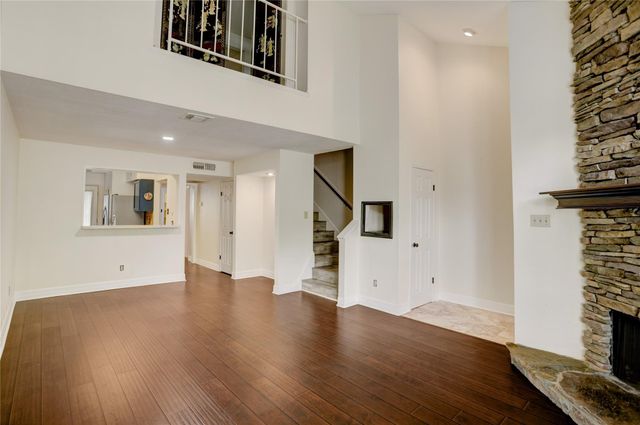 8020 Braesmain Drive 1806, Houston, TX 77025