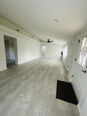 690 N Barbee Street, Lovelady, TX 75851