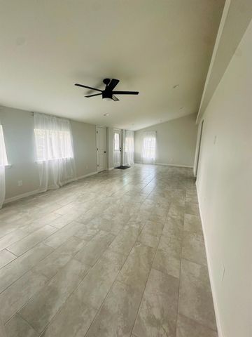 690 N Barbee Street, Lovelady, TX 75851