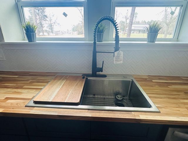 690 N Barbee Street, Lovelady, TX 75851