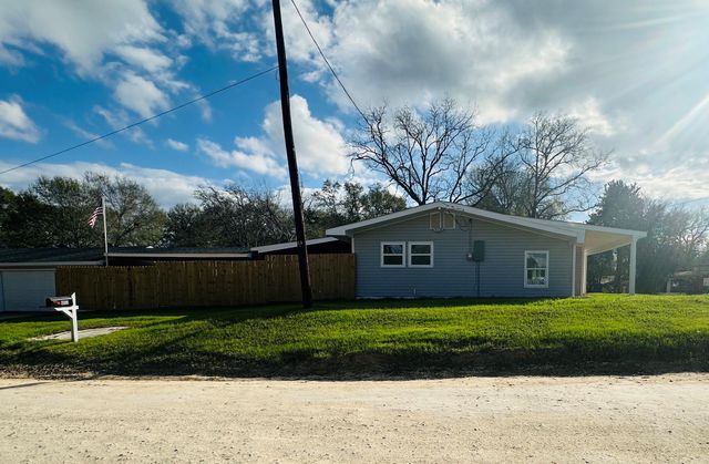 690 N Barbee Street, Lovelady, TX 75851