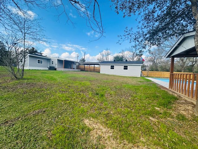 690 N Barbee Street, Lovelady, TX 75851