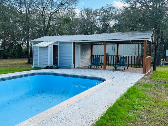 690 N Barbee Street, Lovelady, TX 75851