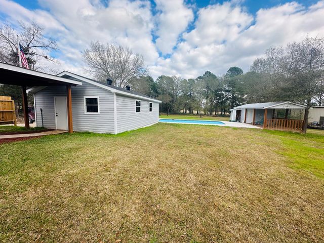 690 N Barbee Street, Lovelady, TX 75851