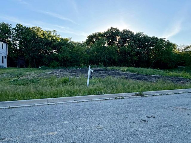 6 Stone Bridge Court, Schaumburg, IL 60193