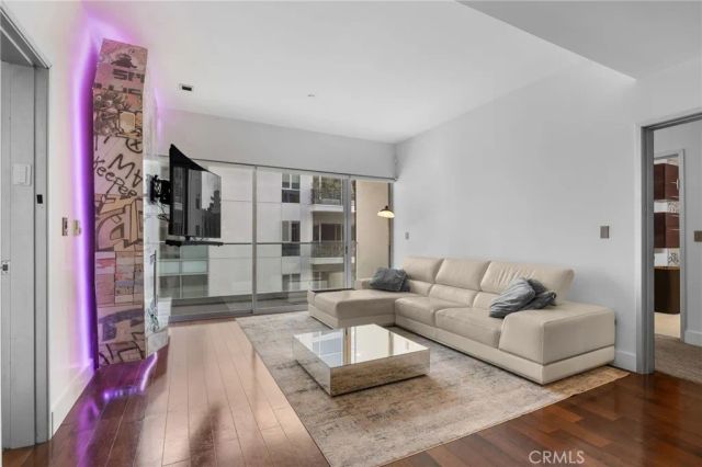 6735 Yucca St 404, Hollywood, CA 90028