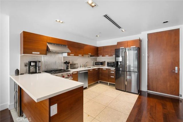 6735 Yucca St 404, Hollywood, CA 90028