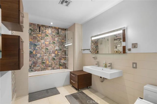 6735 Yucca St 404, Hollywood, CA 90028