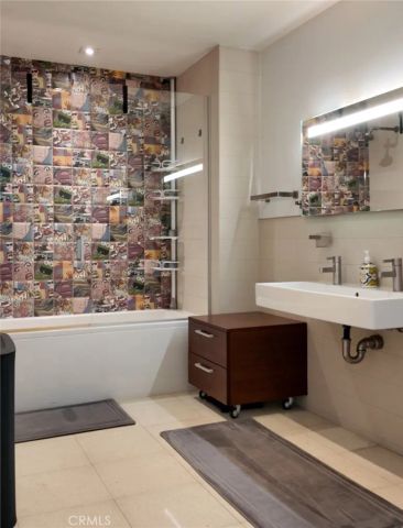 6735 Yucca St 404, Hollywood, CA 90028