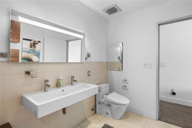 6735 Yucca St 404, Hollywood, CA 90028