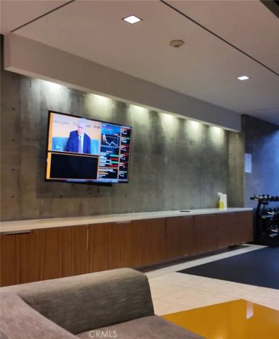 6735 Yucca St 404, Hollywood, CA 90028