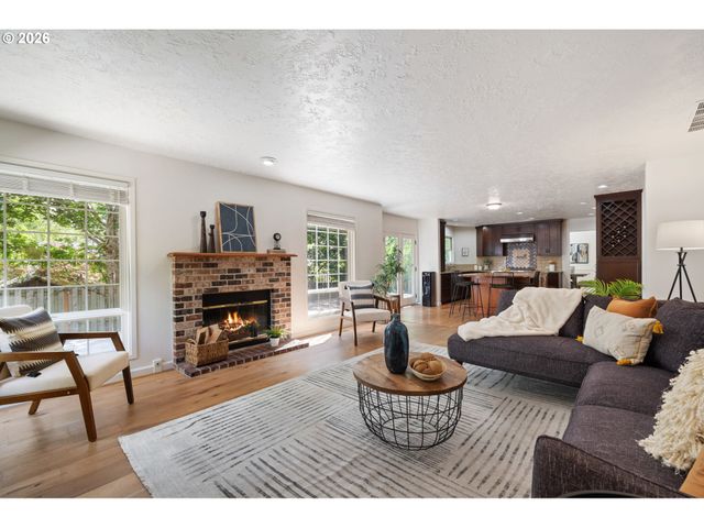 5710 SOUTHWOOD Dr, Lake Oswego, OR 97035
