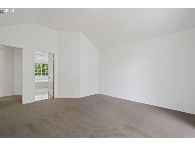5710 SOUTHWOOD Dr, Lake Oswego, OR 97035