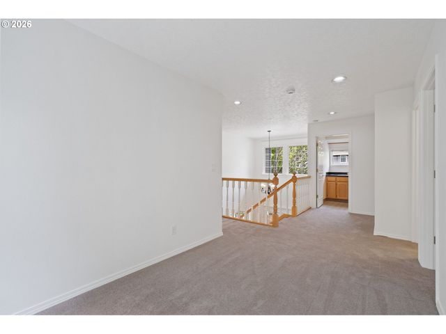 5710 SOUTHWOOD Dr, Lake Oswego, OR 97035