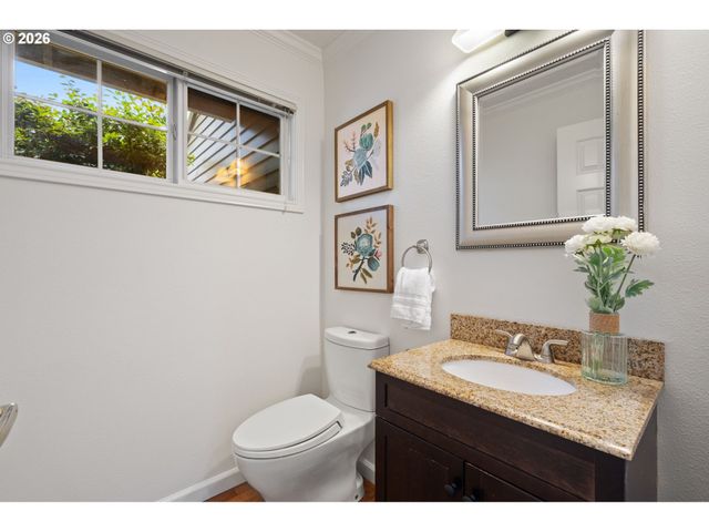 5710 SOUTHWOOD Dr, Lake Oswego, OR 97035