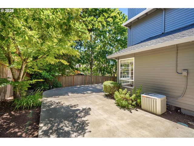 5710 SOUTHWOOD Dr, Lake Oswego, OR 97035