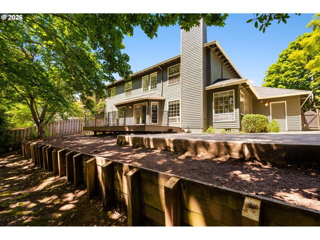 5710 SOUTHWOOD Dr, Lake Oswego, OR 97035