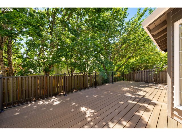 5710 SOUTHWOOD Dr, Lake Oswego, OR 97035