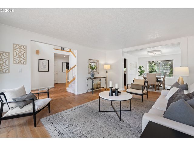 5710 SOUTHWOOD Dr, Lake Oswego, OR 97035
