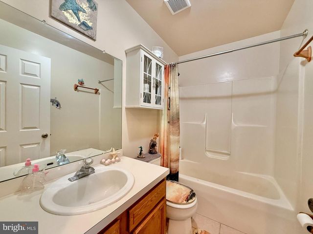 214 CHESTNUT AVE, Magnolia, NJ 08049