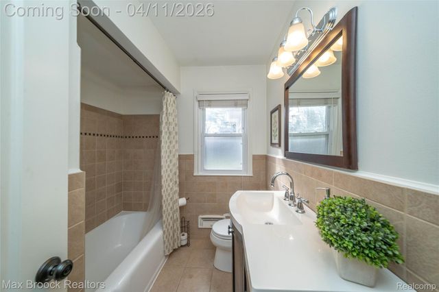 1633 Edgewood Drive, Royal Oak, MI 48067