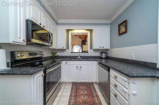 1633 Edgewood Drive, Royal Oak, MI 48067