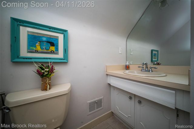 1633 Edgewood Drive, Royal Oak, MI 48067