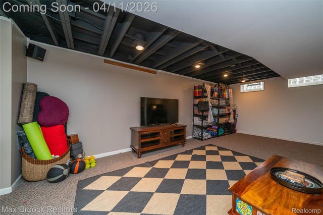 1633 Edgewood Drive, Royal Oak, MI 48067