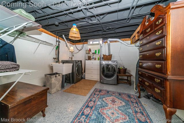 1633 Edgewood Drive, Royal Oak, MI 48067