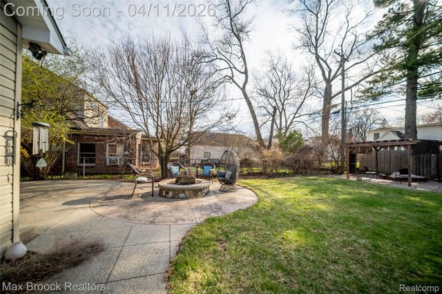 1633 Edgewood Drive, Royal Oak, MI 48067