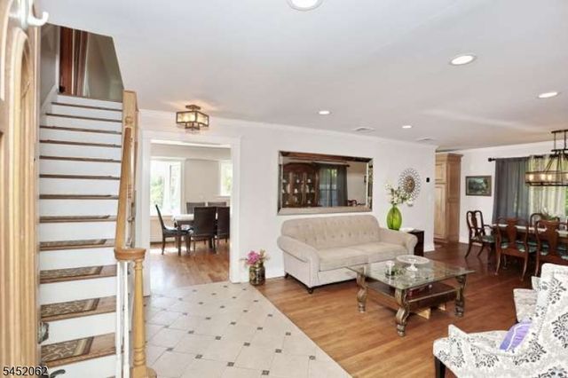 61 Intervale Rd, Parsippany-troy Hills Twp., NJ 07005