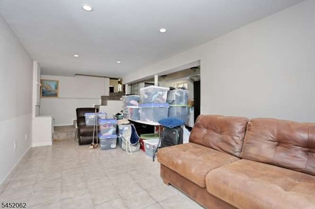 61 Intervale Rd, Parsippany-troy Hills Twp., NJ 07005