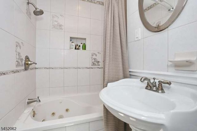 61 Intervale Rd, Parsippany-troy Hills Twp., NJ 07005