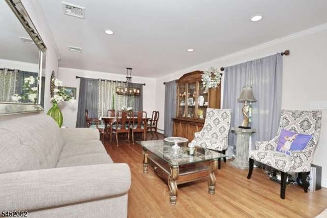 61 Intervale Rd, Parsippany-troy Hills Twp., NJ 07005