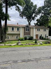61 Intervale Rd, Parsippany-troy Hills Twp., NJ 07005