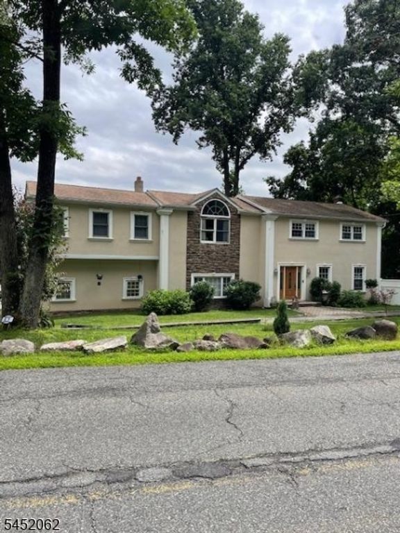 61 Intervale Rd, Parsippany-troy Hills Twp., NJ 07005