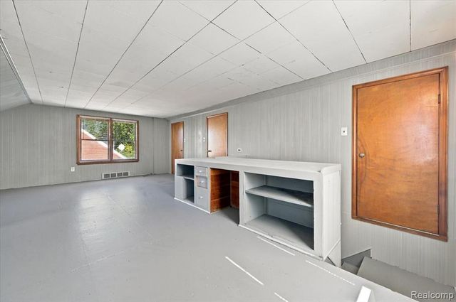 10646 Balfour Road, Detroit, MI 48224