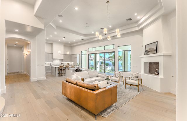 4401 E TAURUS Place, Chandler, AZ 85249