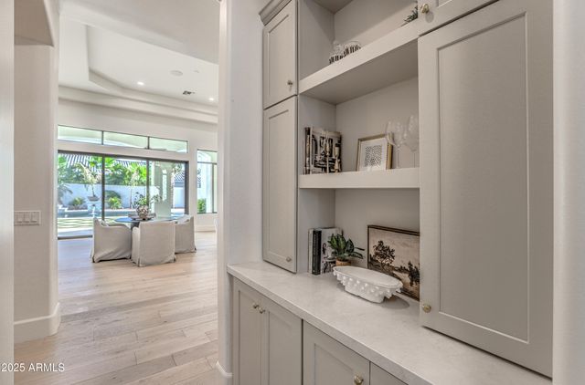 4401 E TAURUS Place, Chandler, AZ 85249