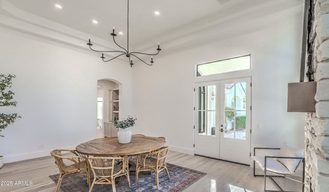 4401 E TAURUS Place, Chandler, AZ 85249