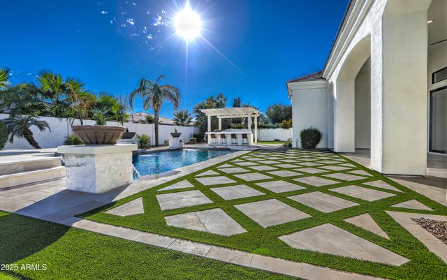 4401 E TAURUS Place, Chandler, AZ 85249