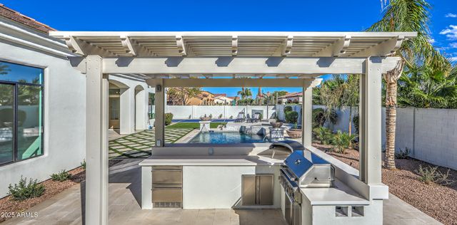 4401 E TAURUS Place, Chandler, AZ 85249