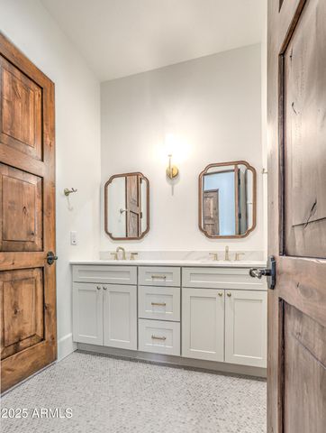 4401 E TAURUS Place, Chandler, AZ 85249