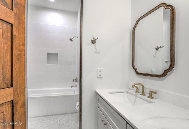 4401 E TAURUS Place, Chandler, AZ 85249