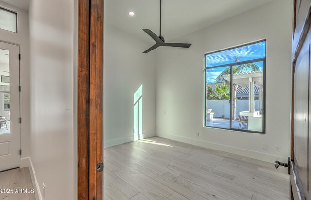 4401 E TAURUS Place, Chandler, AZ 85249