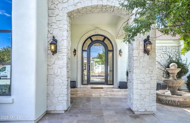 4401 E TAURUS Place, Chandler, AZ 85249