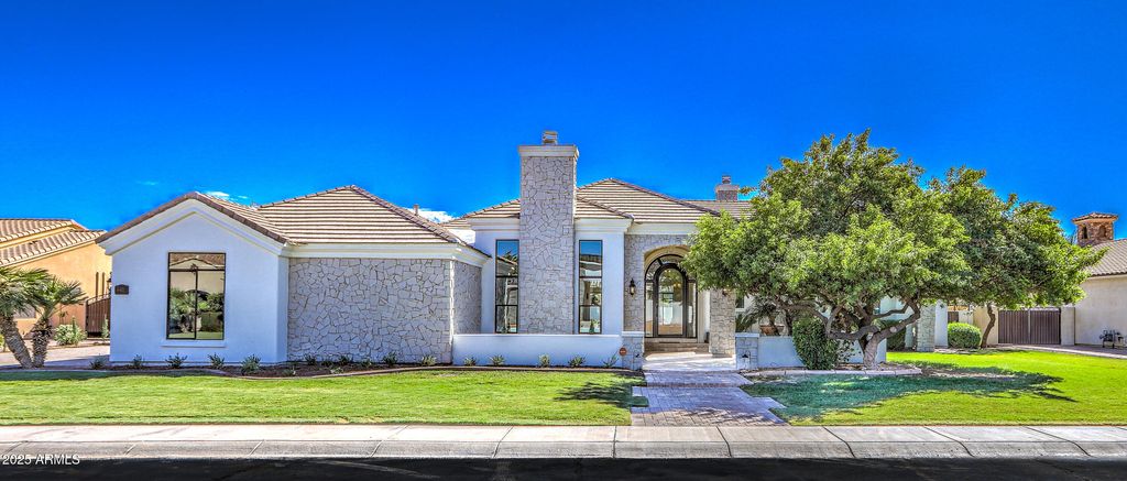 4401 E TAURUS Place, Chandler, AZ 85249